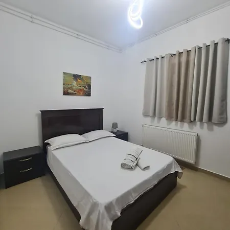Llanaj Apartment